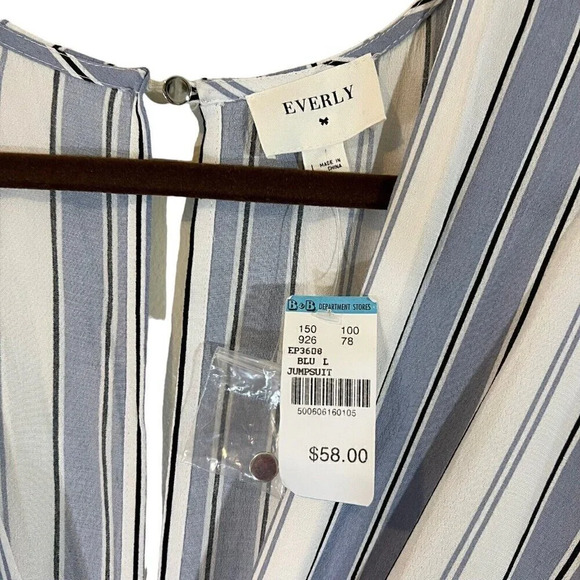 Everly NWT Jumpsuit Large Blue White Stripes Long Skirt Open Shorts Keyhole Back - Picture 6 of 6